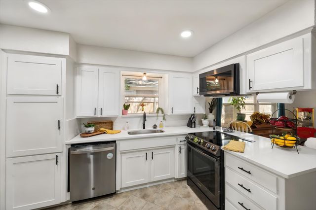 1012 Keith Drive, Hurst, TX 76053