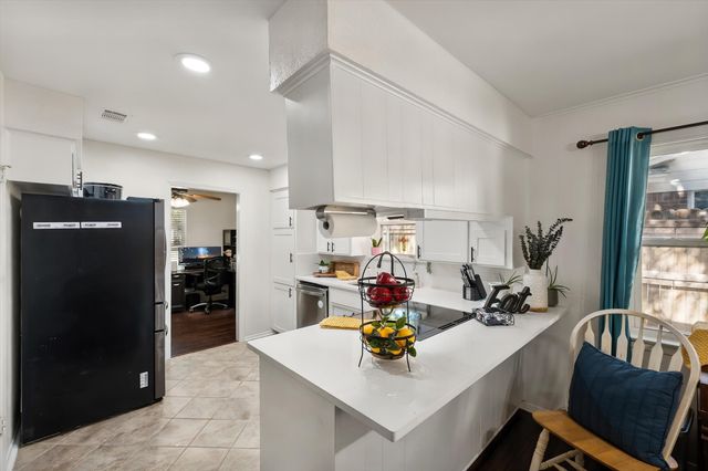 1012 Keith Drive, Hurst, TX 76053