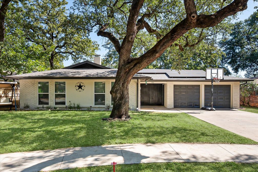 1012 Keith Drive, Hurst, TX 76053 — photo 2