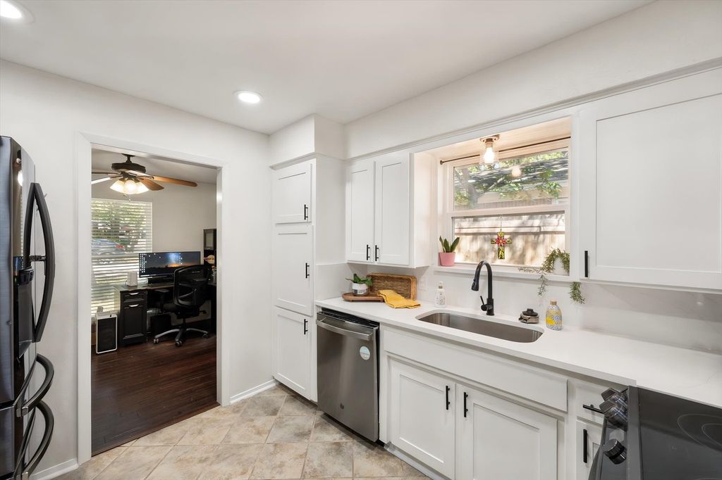 1012 Keith Drive, Hurst, TX 76053 — photo 4
