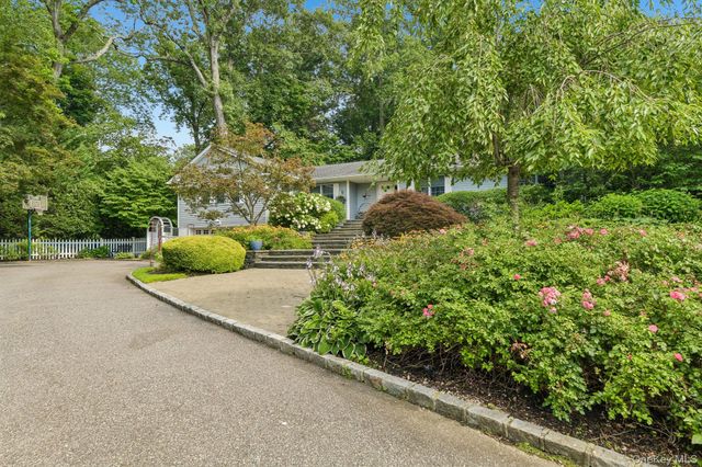 24 Vanad Drive, East Hills, NY 11576