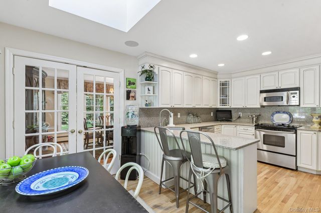 24 Vanad Drive, East Hills, NY 11576