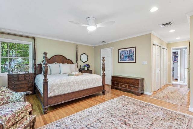 24 Vanad Drive, East Hills, NY 11576
