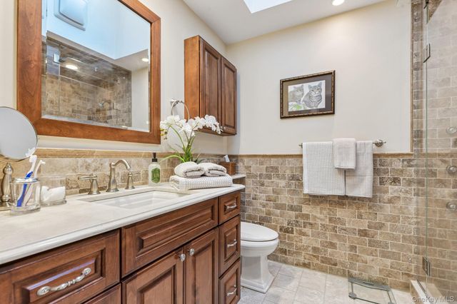24 Vanad Drive, East Hills, NY 11576