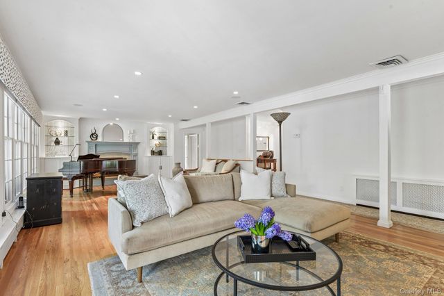 24 Vanad Drive, East Hills, NY 11576
