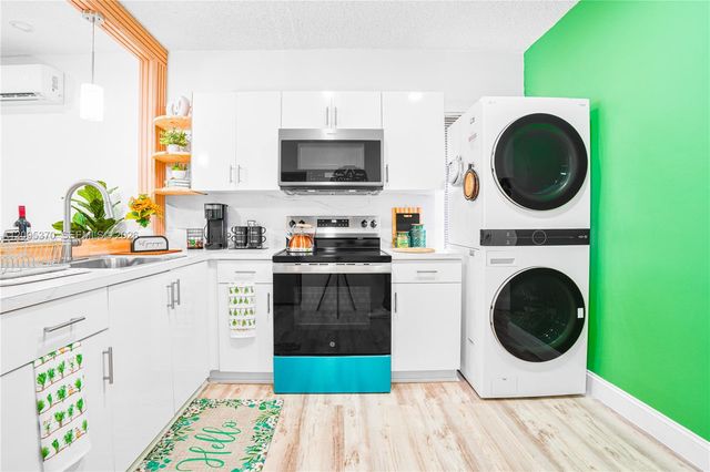 550 NW 43rd Place, Miami, FL 33126