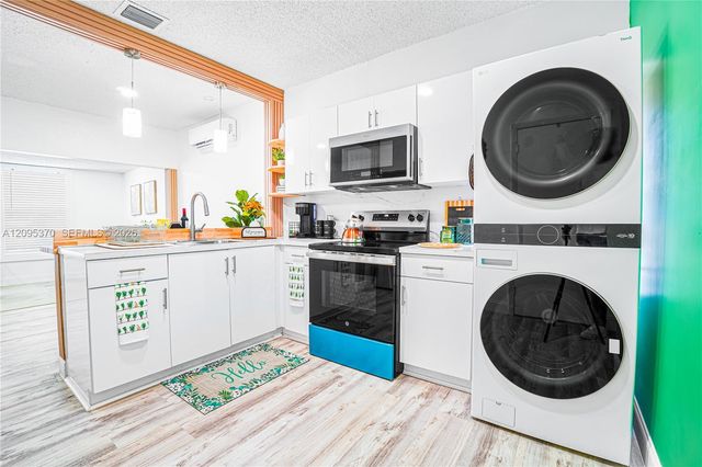550 NW 43rd Place, Miami, FL 33126