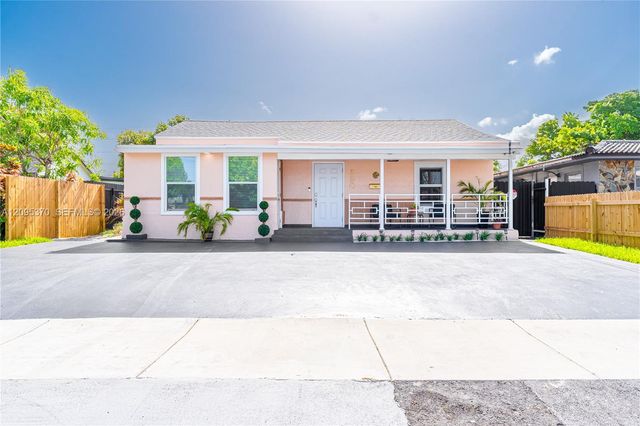 550 NW 43rd Place, Miami, FL 33126