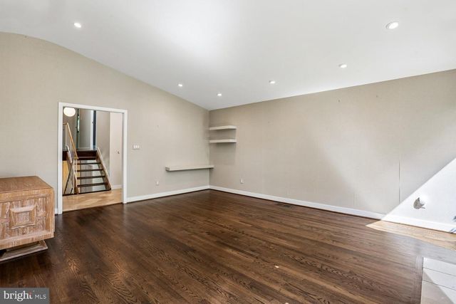 8200 STONE TRAIL DR, Bethesda, MD 20817