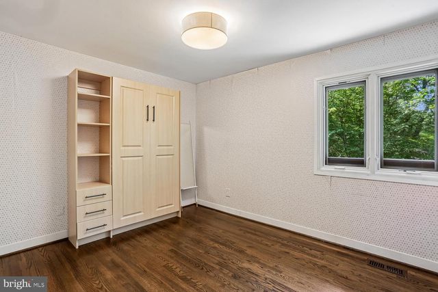 8200 STONE TRAIL DR, Bethesda, MD 20817