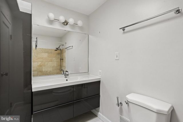8200 STONE TRAIL DR, Bethesda, MD 20817