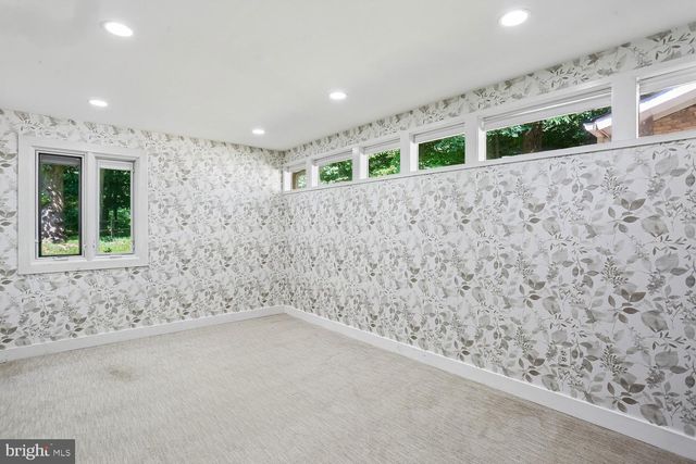 8200 STONE TRAIL DR, Bethesda, MD 20817