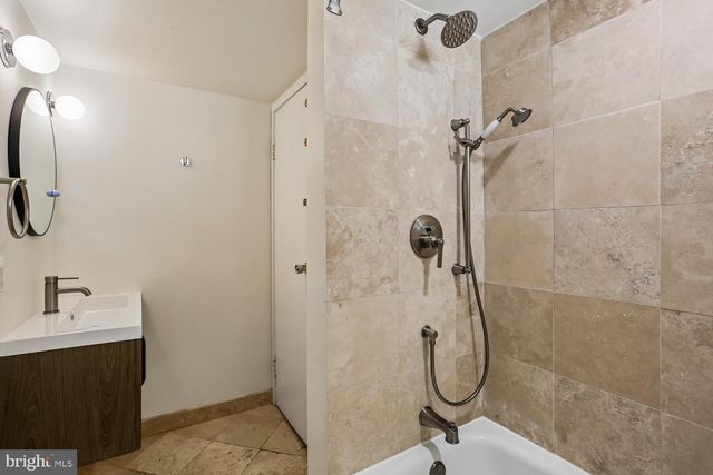 8200 STONE TRAIL DR, Bethesda, MD 20817
