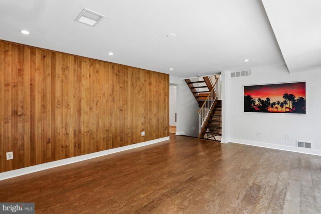 8200 STONE TRAIL DR, Bethesda, MD 20817