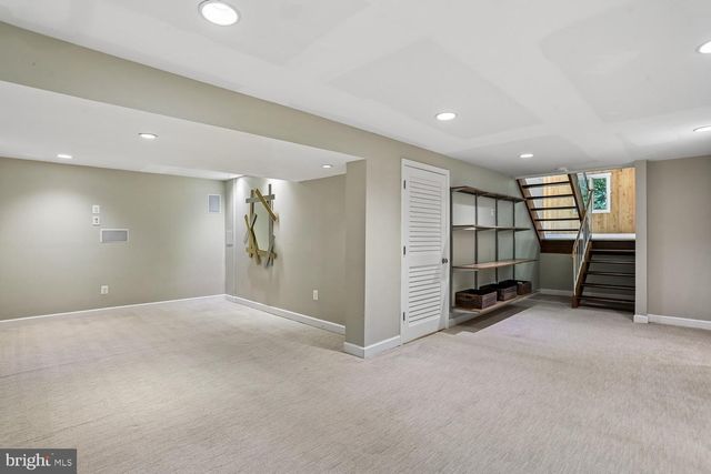 8200 STONE TRAIL DR, Bethesda, MD 20817