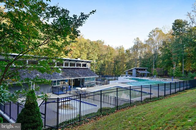 8200 STONE TRAIL DR, Bethesda, MD 20817