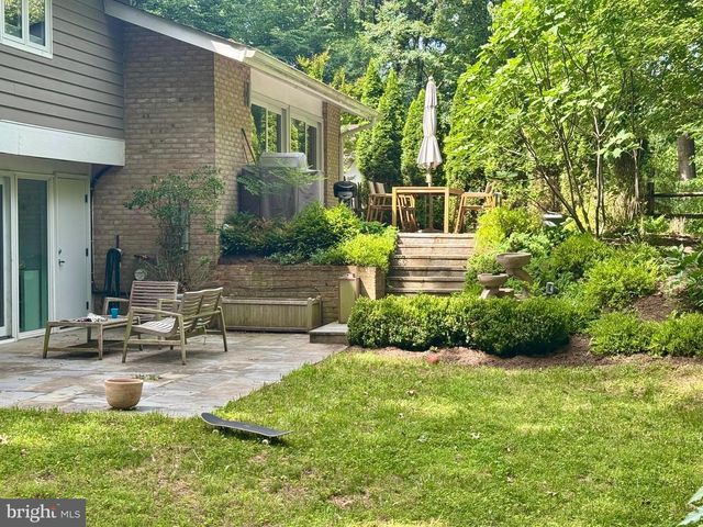 8200 STONE TRAIL DR, Bethesda, MD 20817