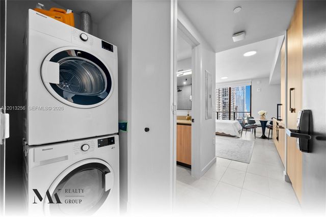 121 NE 5th street 3200, Miami, FL 33132