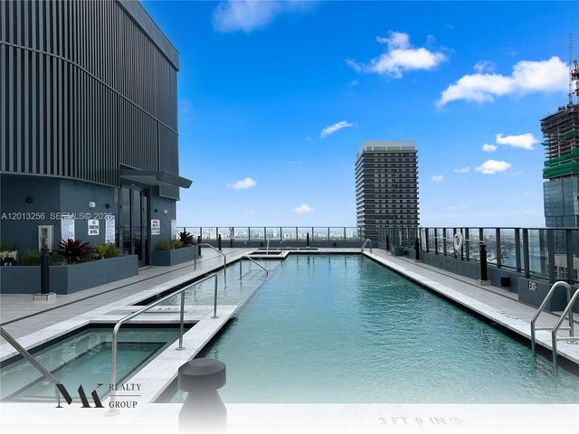 121 NE 5th street 3200, Miami, FL 33132