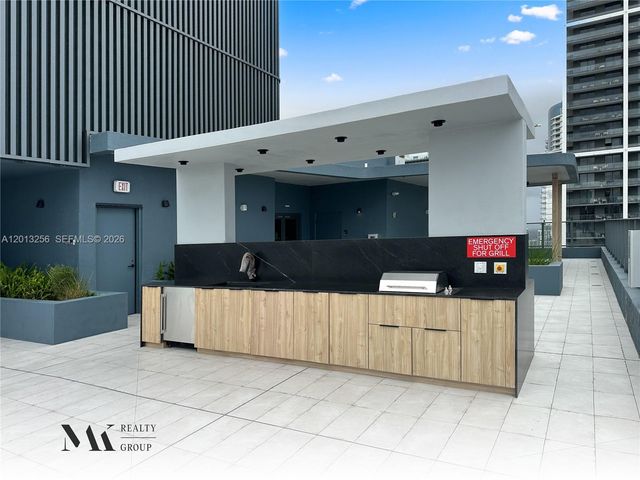 121 NE 5th street 3200, Miami, FL 33132
