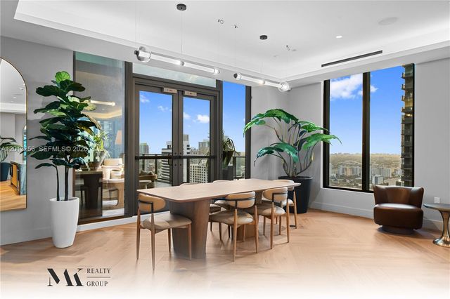121 NE 5th street 3200, Miami, FL 33132