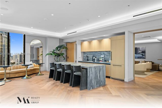 121 NE 5th street 3200, Miami, FL 33132