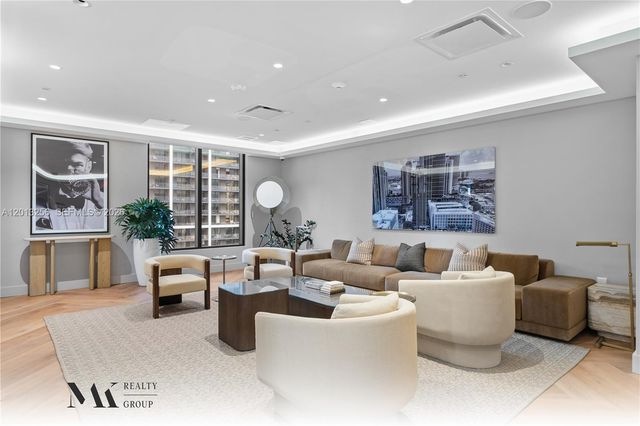 121 NE 5th street 3200, Miami, FL 33132