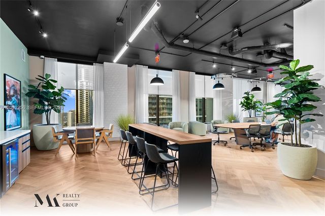 121 NE 5th street 3200, Miami, FL 33132