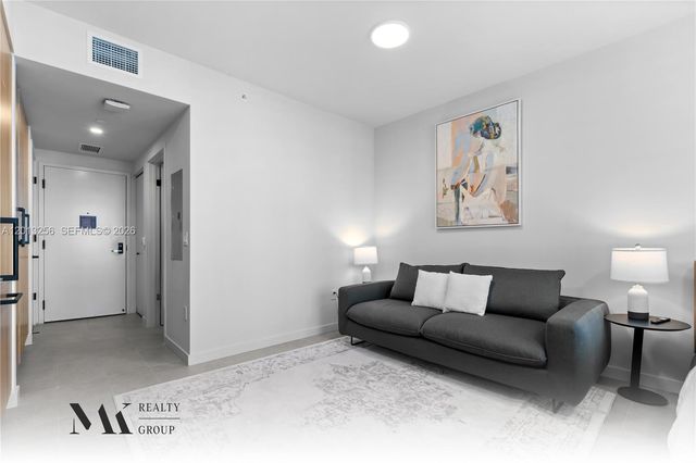 121 NE 5th street 3200, Miami, FL 33132