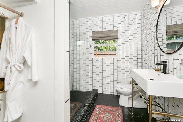 912 Apple, Fredericksburg, TX 78624