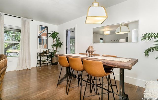 912 Apple, Fredericksburg, TX 78624