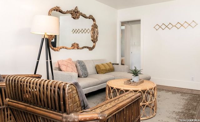 912 Apple, Fredericksburg, TX 78624