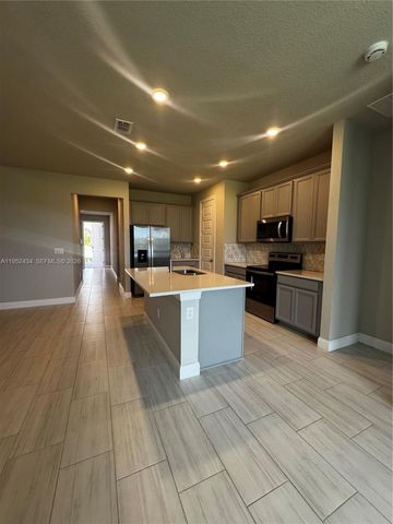 6712 NW Cloverdale Ave 0, Port St. Lucie, FL 34987