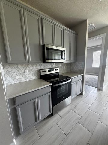 6712 NW Cloverdale Ave 0, Port St. Lucie, FL 34987