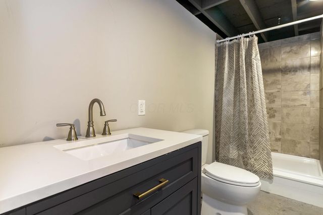 1010 Alton Darby Creek Road, Galloway, OH 43119