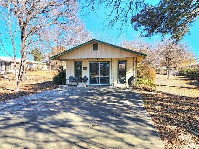124 Ace Ranch Rd, Kerrville, TX 78028