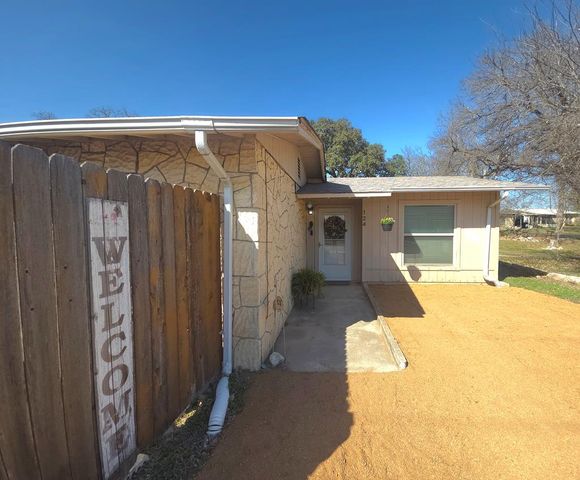 124 Ace Ranch Rd, Kerrville, TX 78028