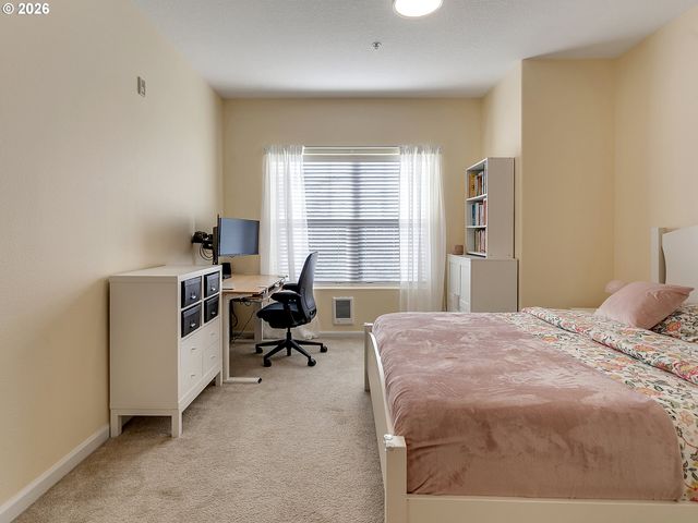 10664 Ne HOLLY St 204, Hillsboro, OR 97006