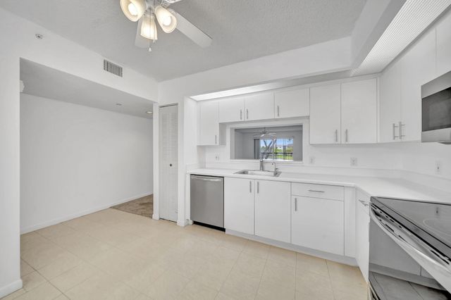 801 SW 141st Avenue 306o, Pembroke Pines, FL 33027