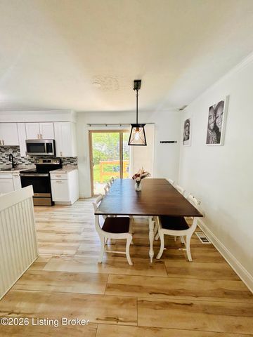 8809 Old Ironsides Dr, Louisville, KY 40228