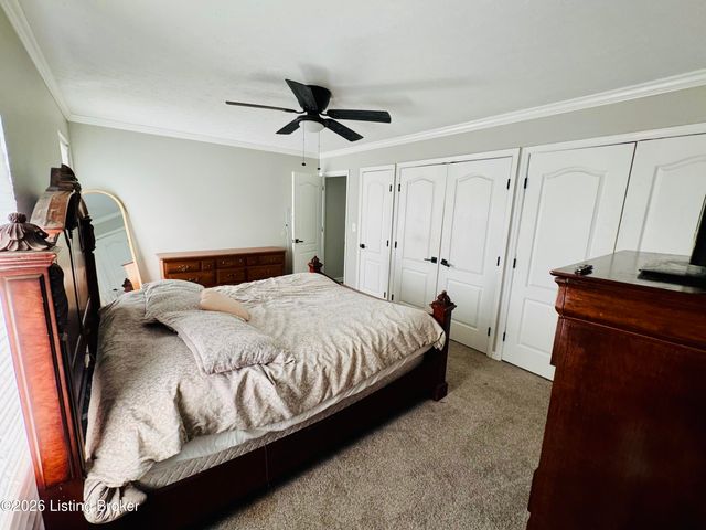 8809 Old Ironsides Dr, Louisville, KY 40228