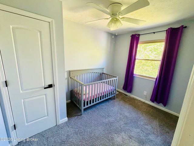 8809 Old Ironsides Dr, Louisville, KY 40228