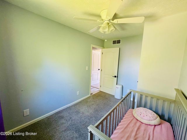 8809 Old Ironsides Dr, Louisville, KY 40228