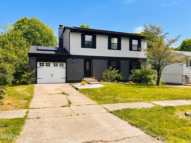 8809 Old Ironsides Dr, Louisville, KY 40228