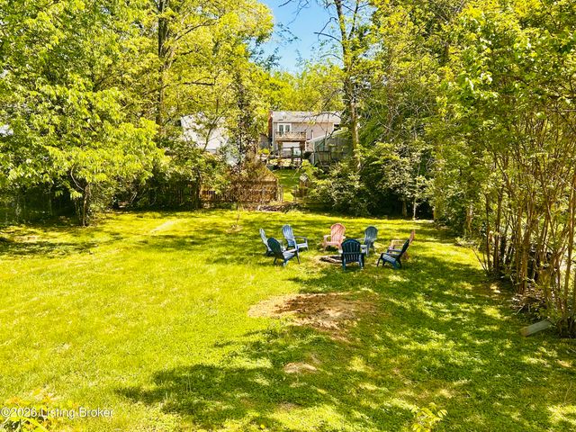 8809 Old Ironsides Dr, Louisville, KY 40228