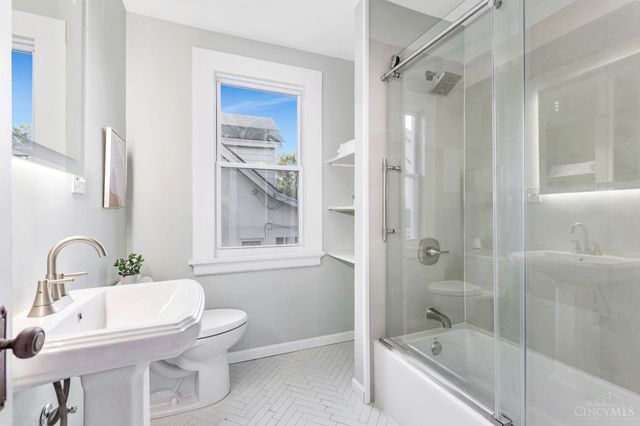 2945 Feltz Avenue, Cincinnati, OH 45211