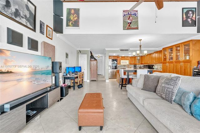 1490 Laguna Ln, Pembroke Pines, FL 33026