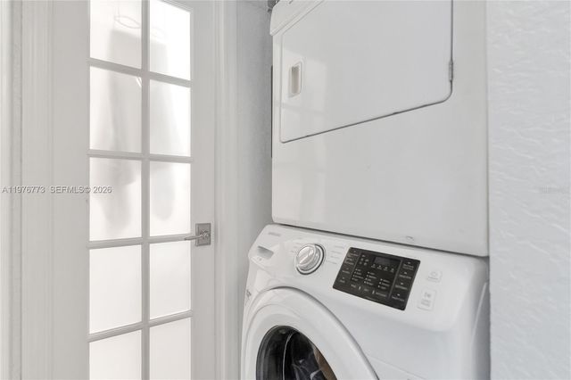 1490 Laguna Ln, Pembroke Pines, FL 33026