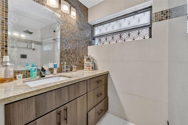 1490 Laguna Ln, Pembroke Pines, FL 33026