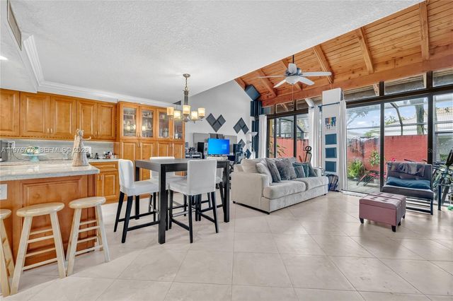 1490 Laguna Ln, Pembroke Pines, FL 33026